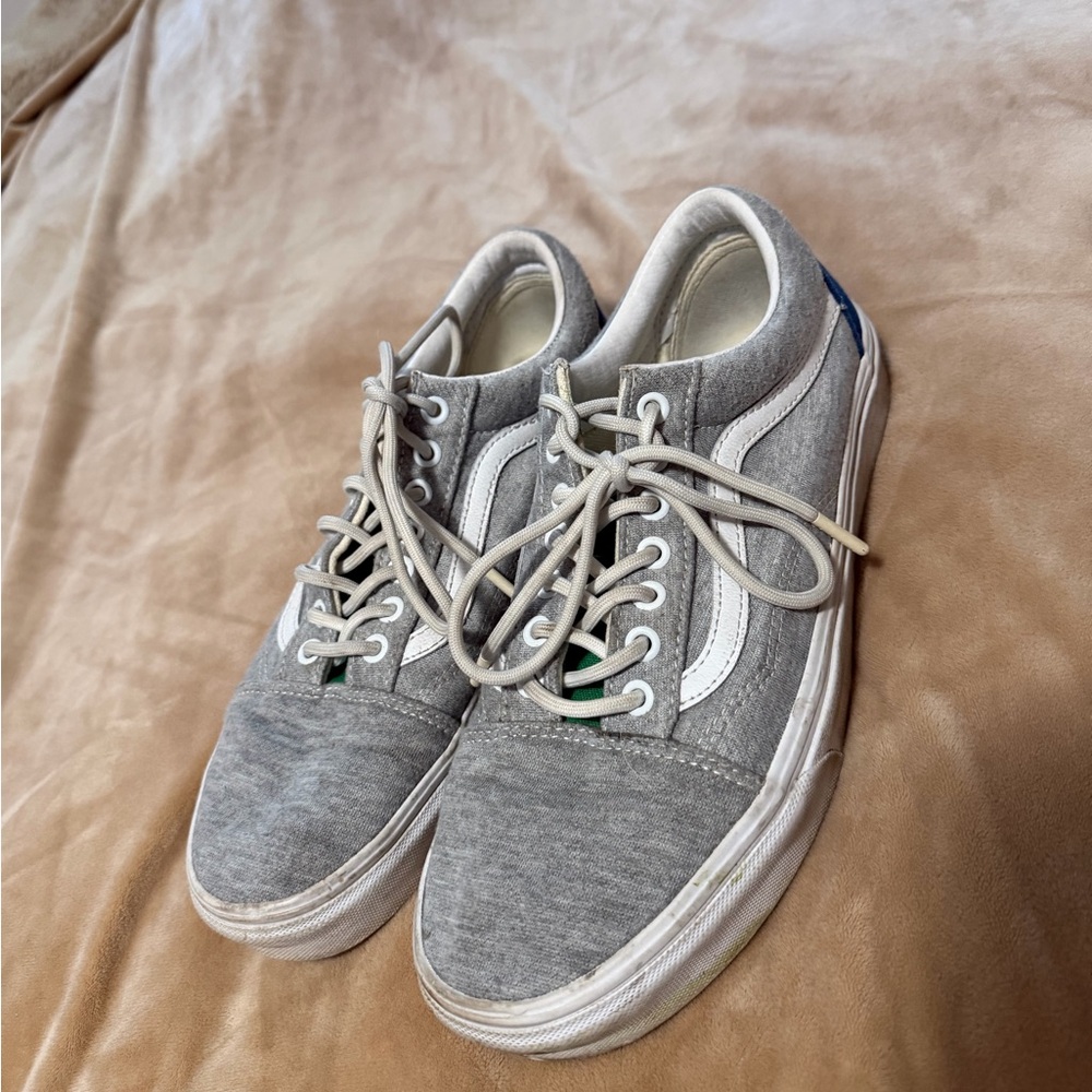 Vans Gray and White Casual Sneakers 9.5 Men 11 Women